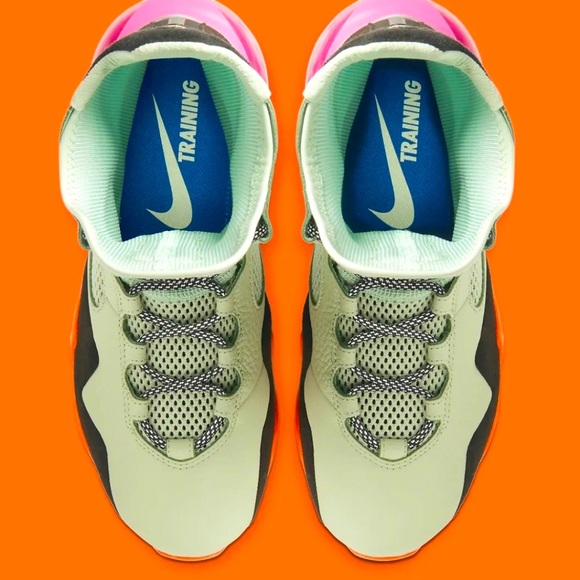 Sneakers - Picture 4 of 4